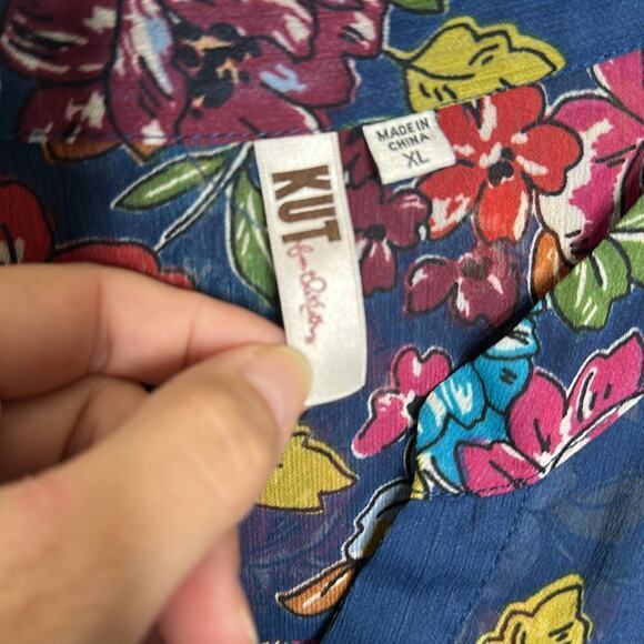 Kut From the Kloth Floral Print Sheer Button Front Blouse‎ size XL - Picture 2 of 5
